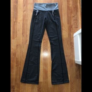 Women’s Lululemon Size 6 gray/light gray pants
